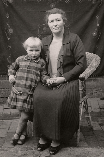 momgrandmom